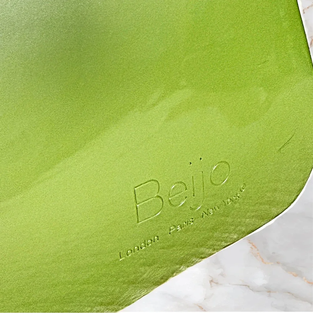 Beijo Y2K Avocado Green Glossy Hobo Shoulder Bag NWT White Trim Deadstock - Picture 4 of 13